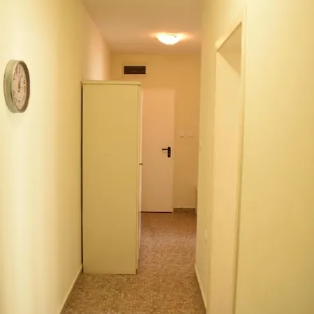 Cozy Flores 2 Bedrooms Apartment *